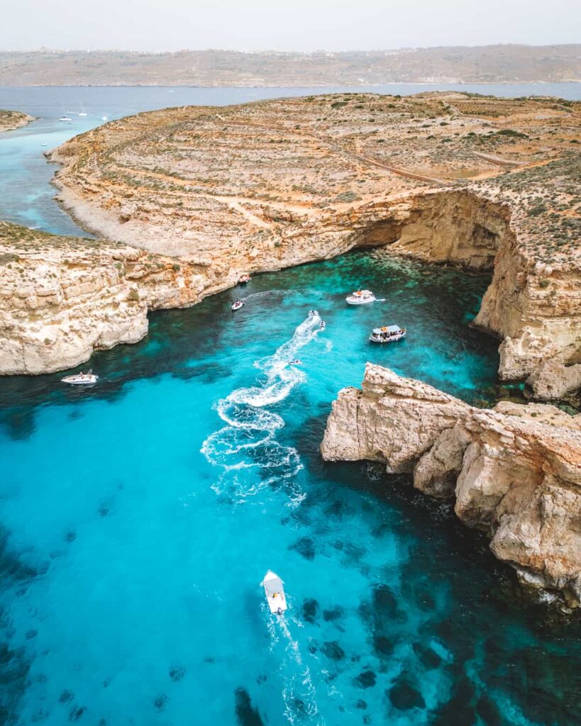 Crystal Lagoon, Comino
